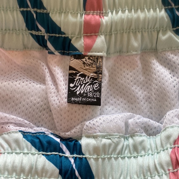 First Wave swim trunk - Picture 3 of 3
